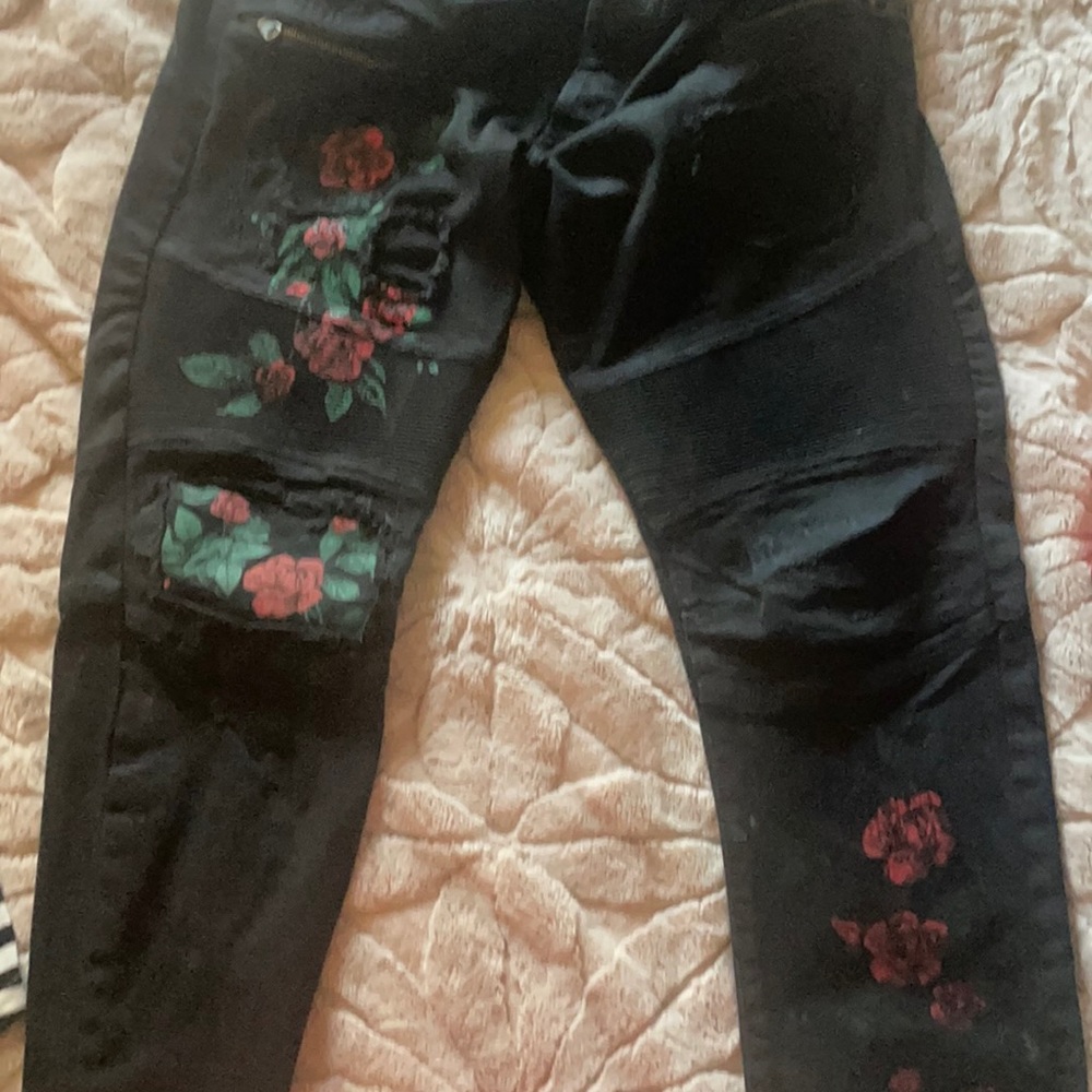 Black and red jeans sz36